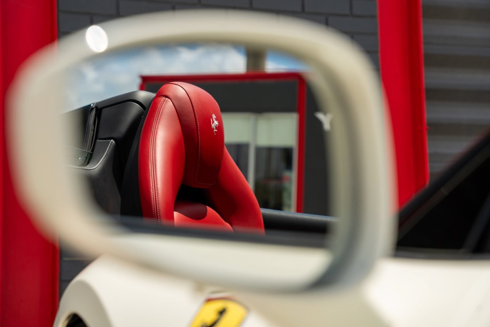 Used 2018 Ferrari 488 Spider RWD image 2