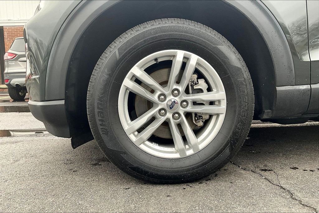 Used 2022 Ford Explorer XLT w/ Equipment Group 202A image 9