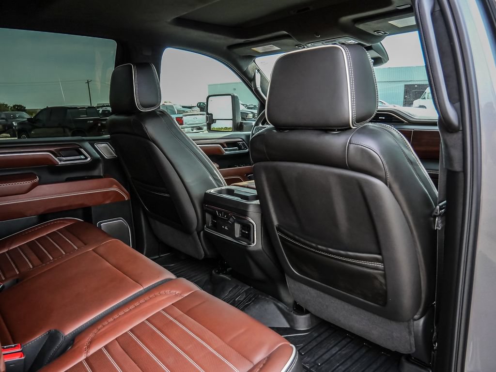 Used 2026 GMC Sierra 2500 Denali Ultimate w/ LPO, Black Badging Package AWD/4WD image 26