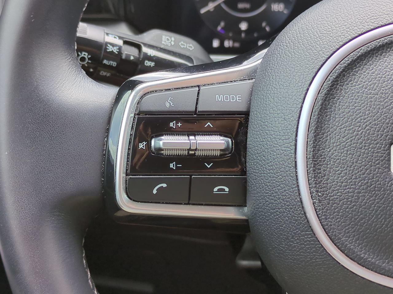 Certified 2023 Kia Sorento SX FWD image 26