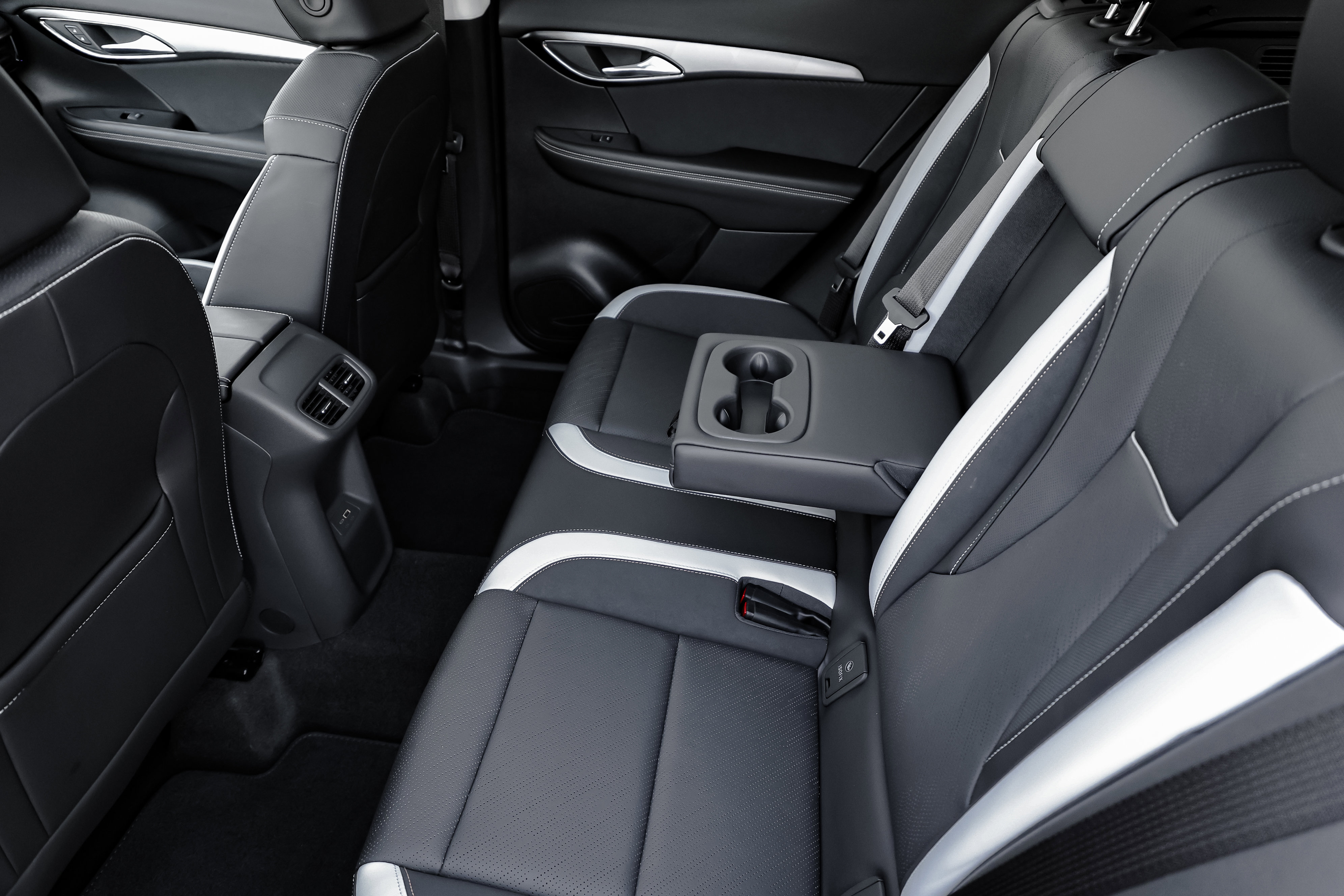 New 2025 Buick Envision Sport Touring image 15