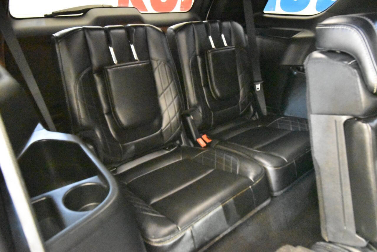 Used 2018 Ford Explorer Platinum image 24