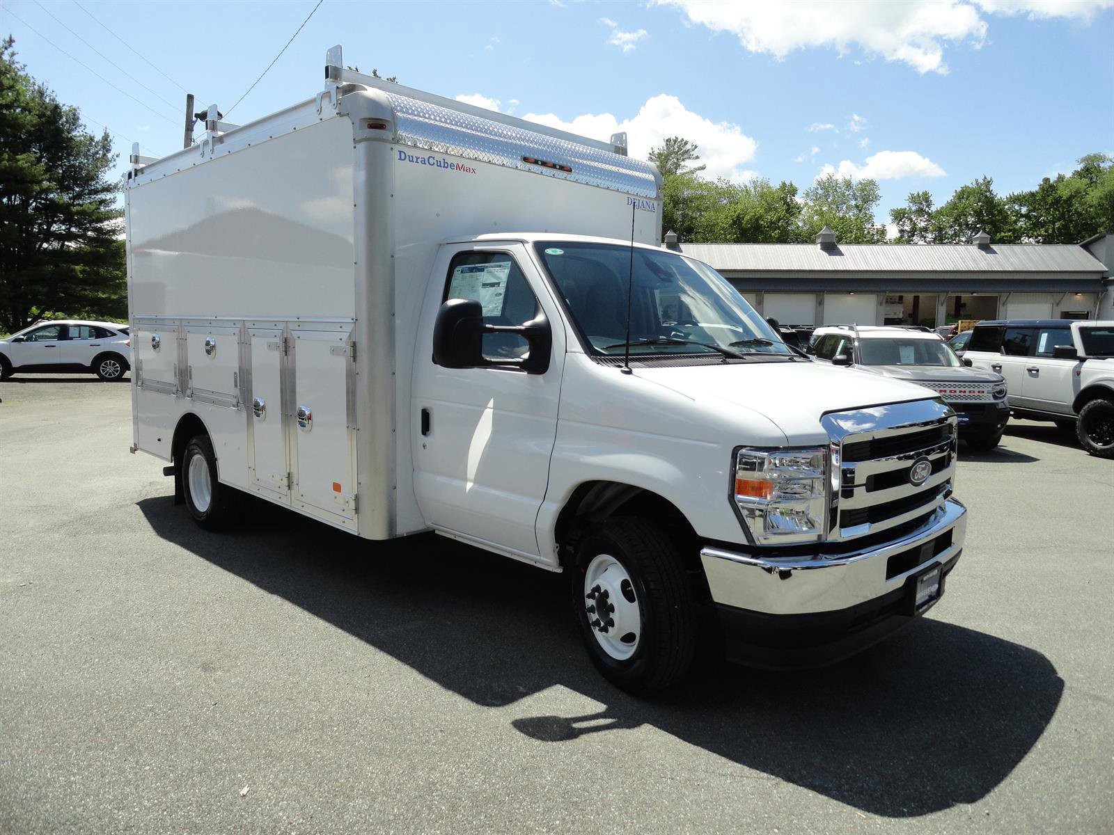 New 2027 Ford E-350 and Econoline 350 Super Duty w/ Power Equipment Group RWD image 3