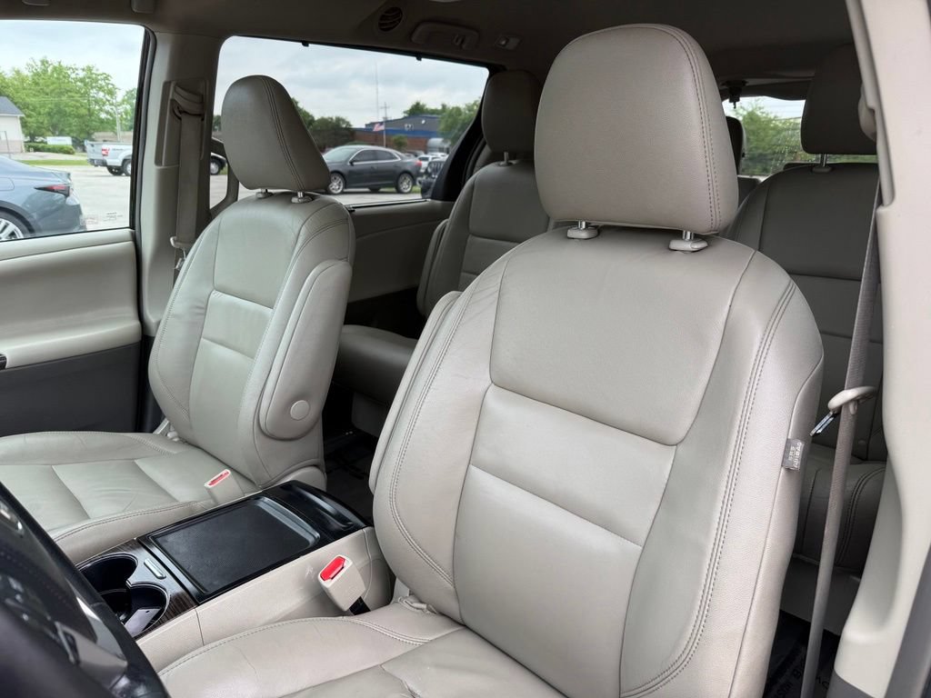 Used 2015 Toyota Sienna XLE Premium AWD/4WD image 10
