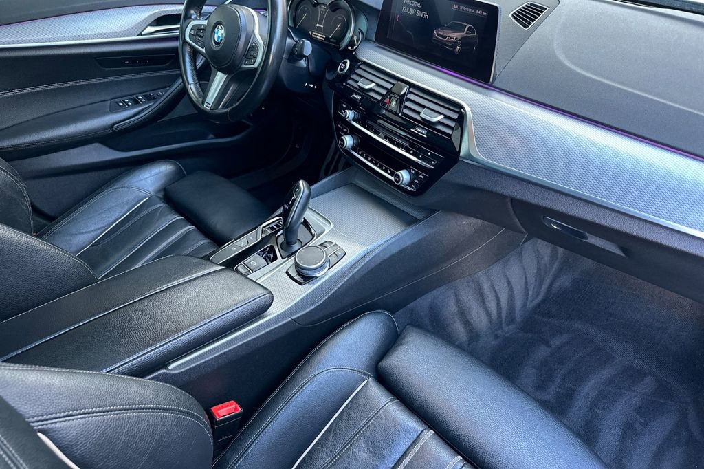 Used 2019 BMW 530e w/ M Sport Package image 16