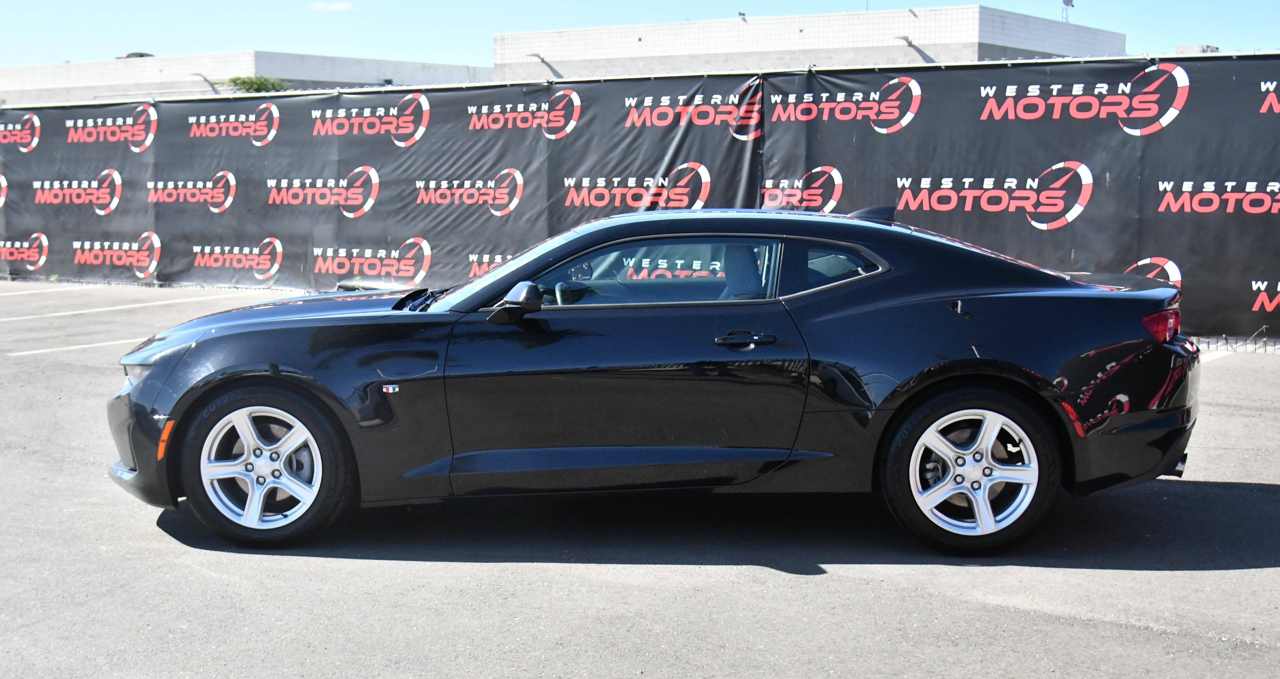 Used 2023 Chevrolet Camaro LT RWD image 4