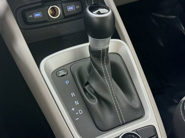 Used 2022 Hyundai Venue SEL FWD image 19