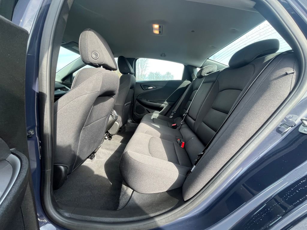 Used 2025 Chevrolet Malibu LT FWD image 17
