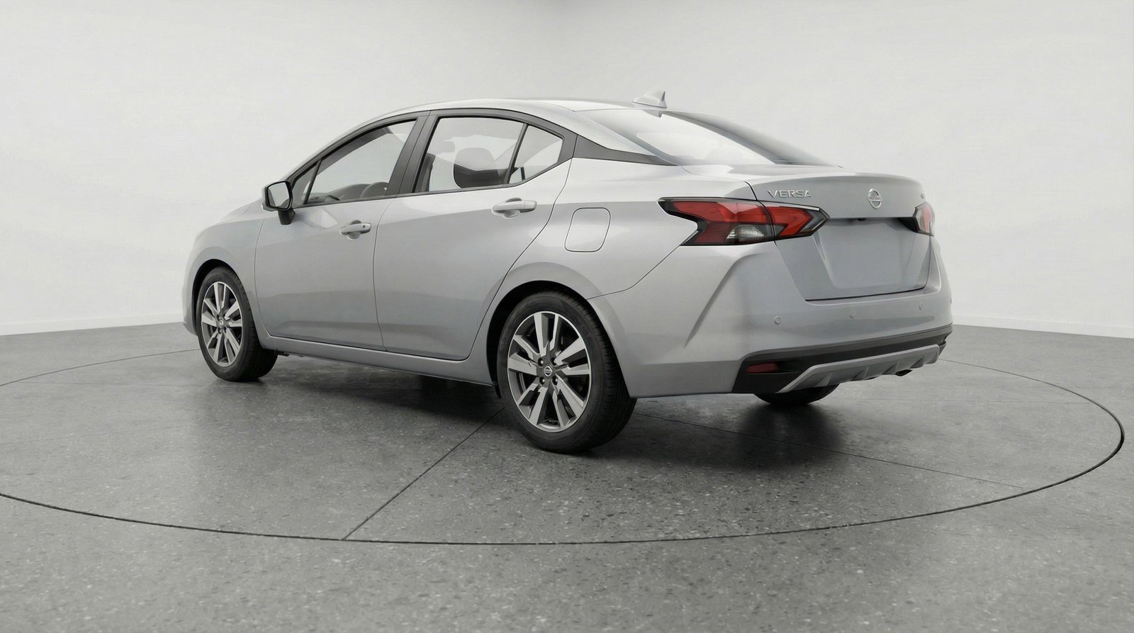 Used 2025 Nissan Versa SV FWD image 5