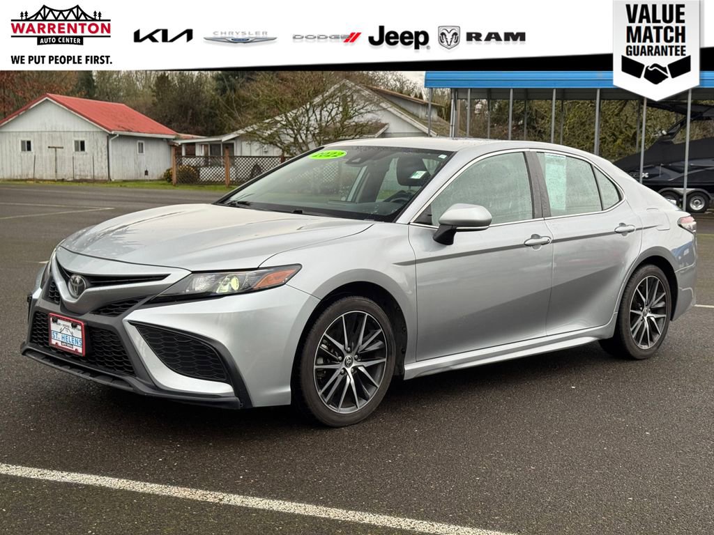 Used 2022 Toyota Camry SE FWD image 1