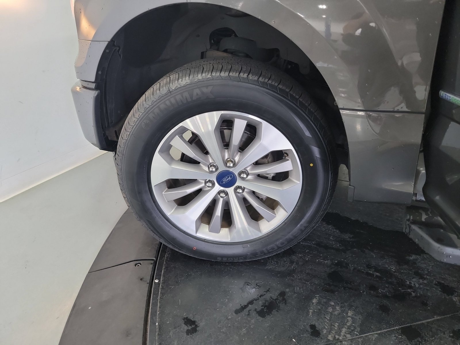 Used 2017 Ford F150 XL w/ Equipment Group 101A Mid AWD/4WD image 29