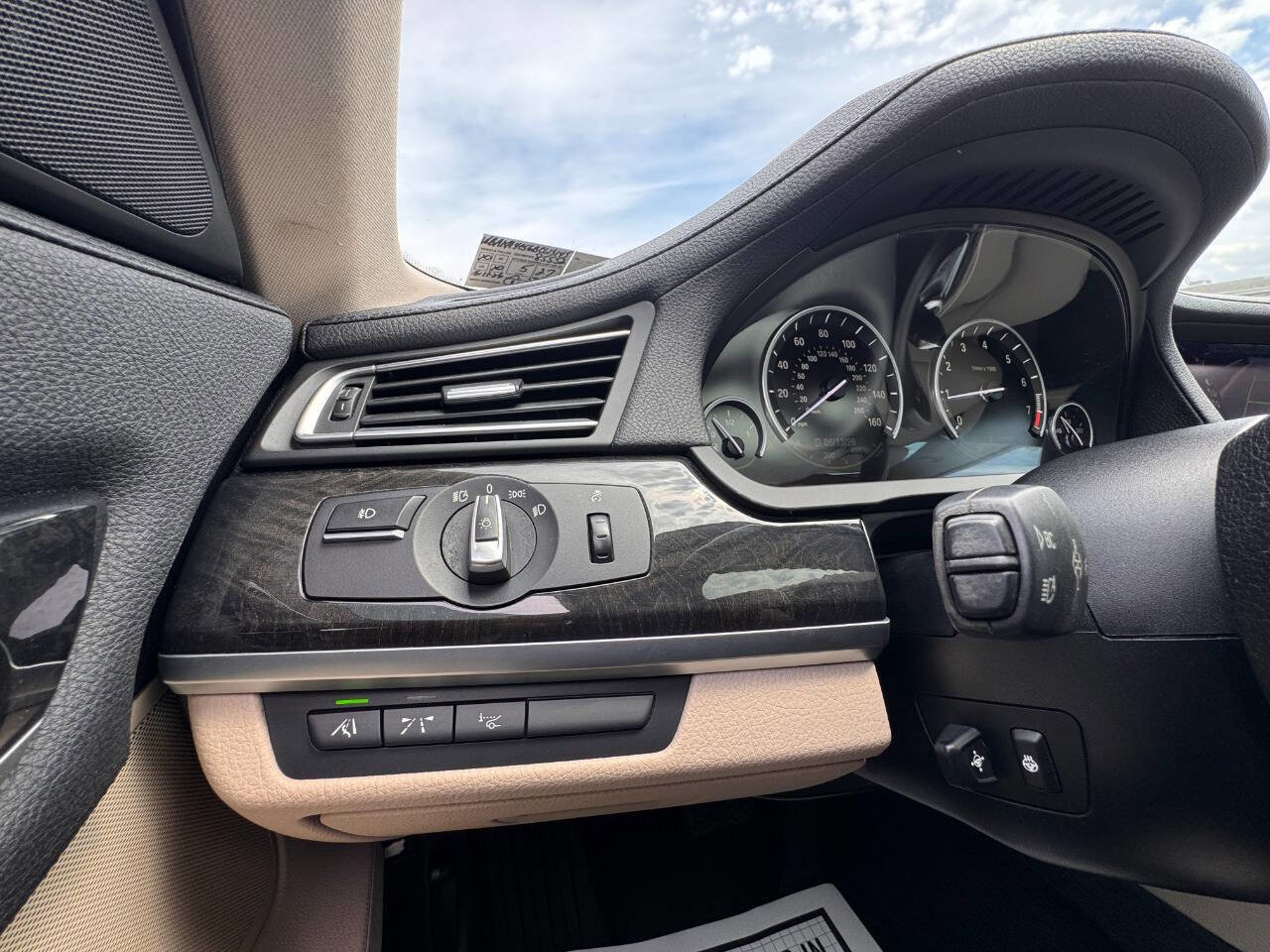 Used 2011 BMW 740i RWD image 27