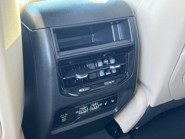 Certified 2024 Jeep Grand Cherokee Limited w/ Luxury Tech Group II image 28