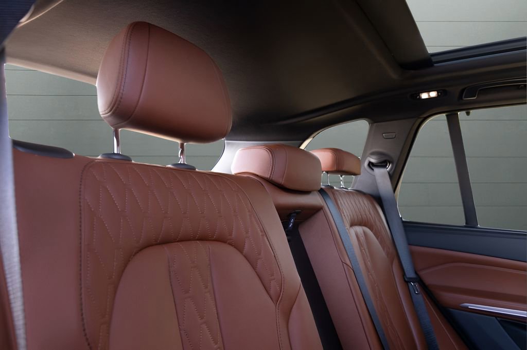 Used 2022 BMW X5 xDrive40i w/ M Sport Package AWD/4WD image 76