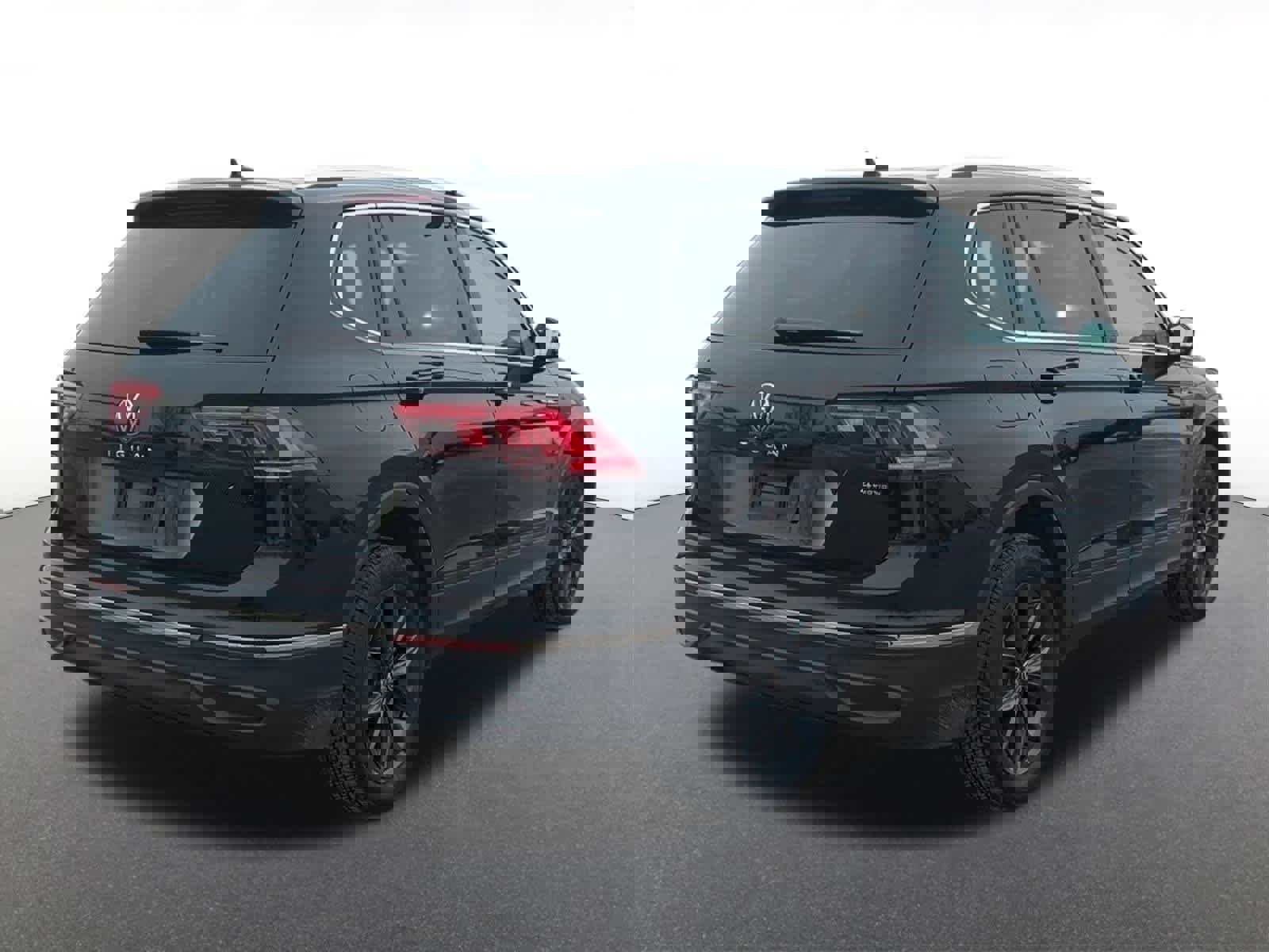 Used 2022 Volkswagen Tiguan SE image 6