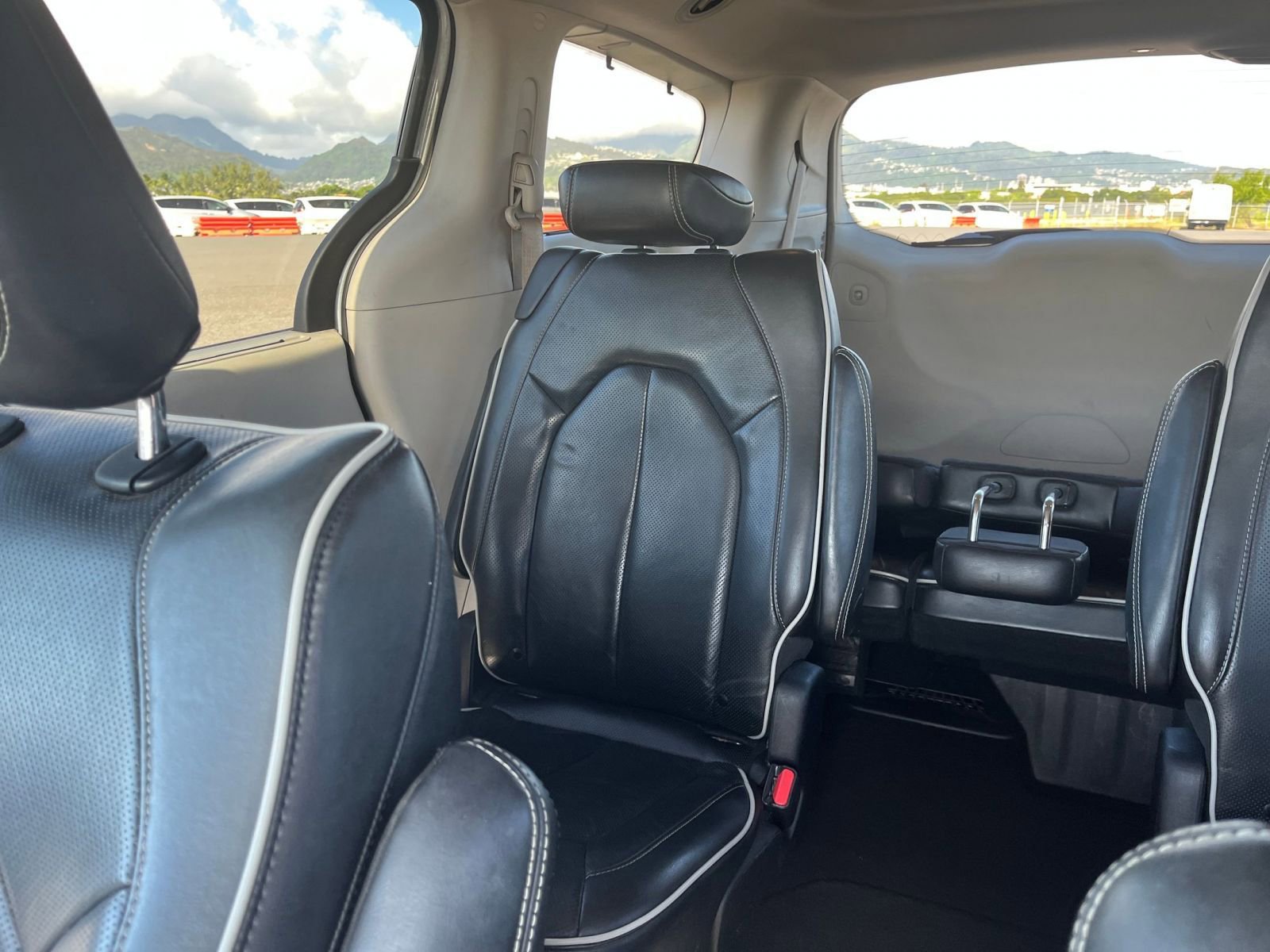 Used 2022 Chrysler Pacifica Limited FWD image 34