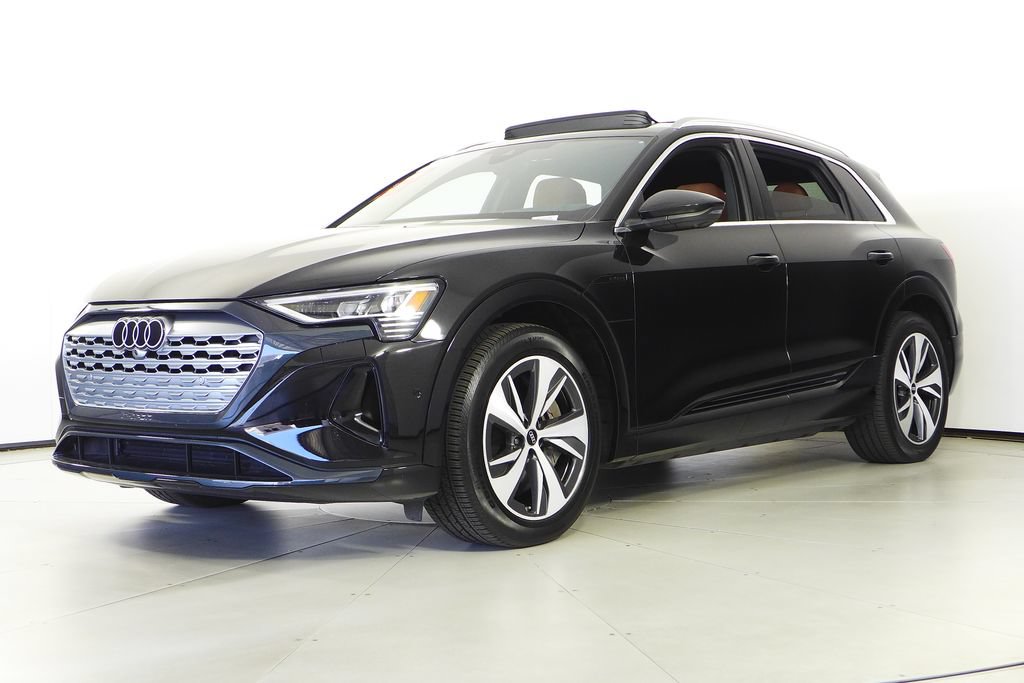 Used 2024 Audi Q8 e-tron Premium Plus w/ Premium Plus Package AWD/4WD image 2