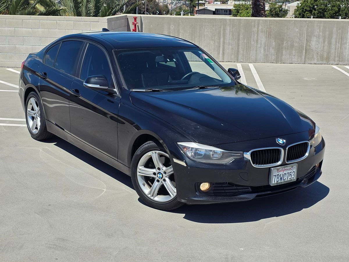 Used 2013 BMW 320i Sedan RWD image 2