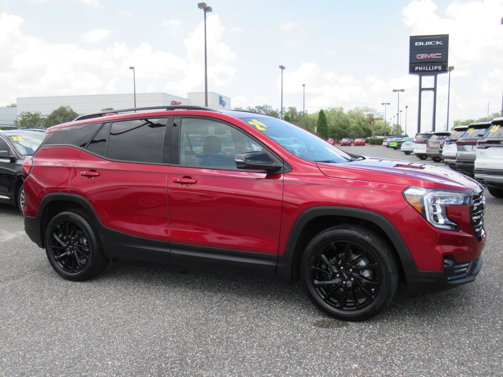Used 2024 GMC Terrain SLT w/ Infotainment Package II AWD/4WD image 2