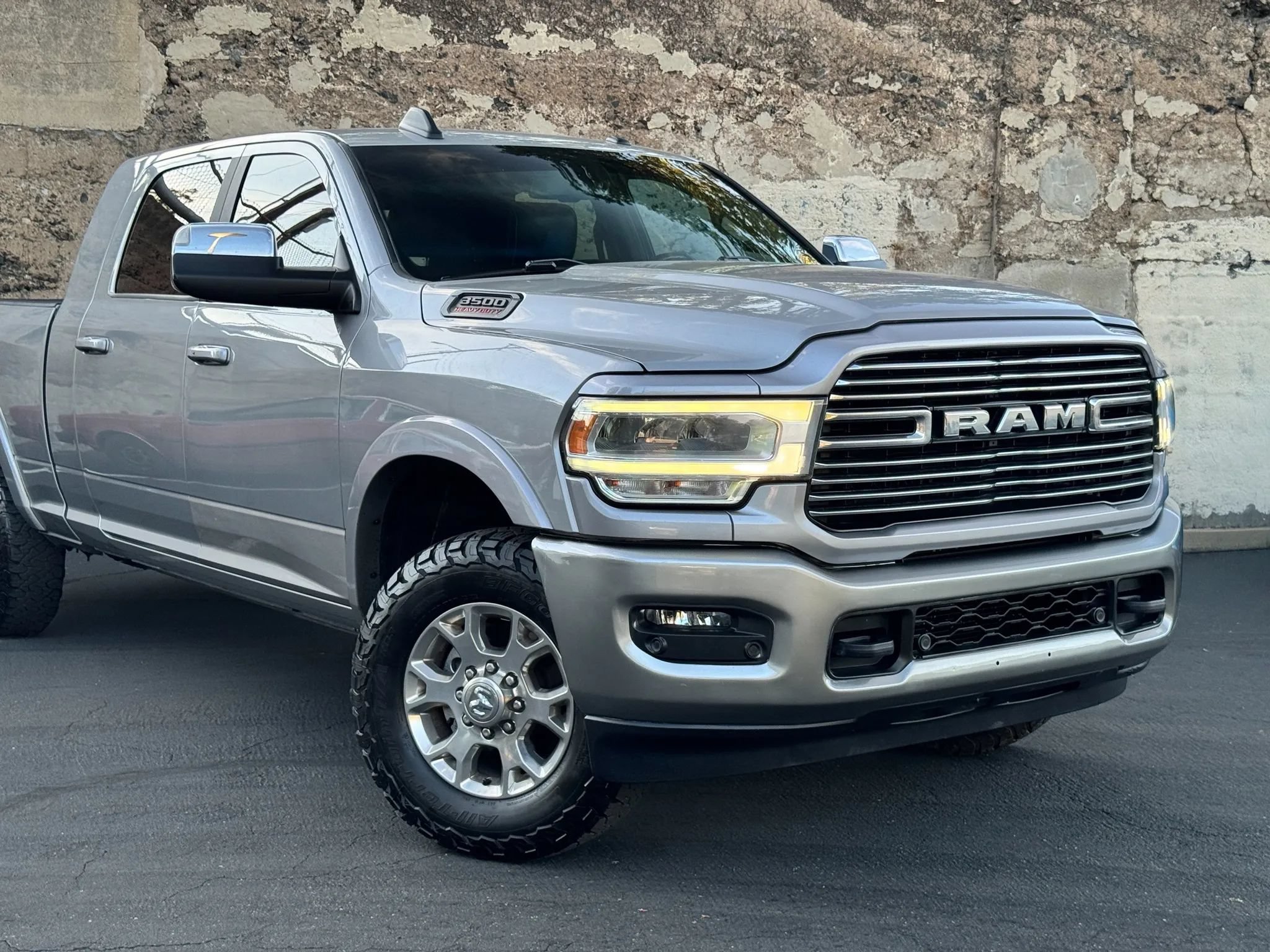 Used 2020 RAM 3500 Laramie AWD/4WD image 3