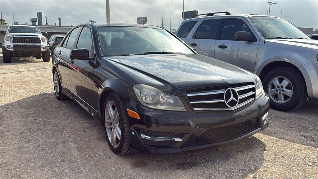 Used 2014 Mercedes-Benz C 300 4MATIC Sedan image 3
