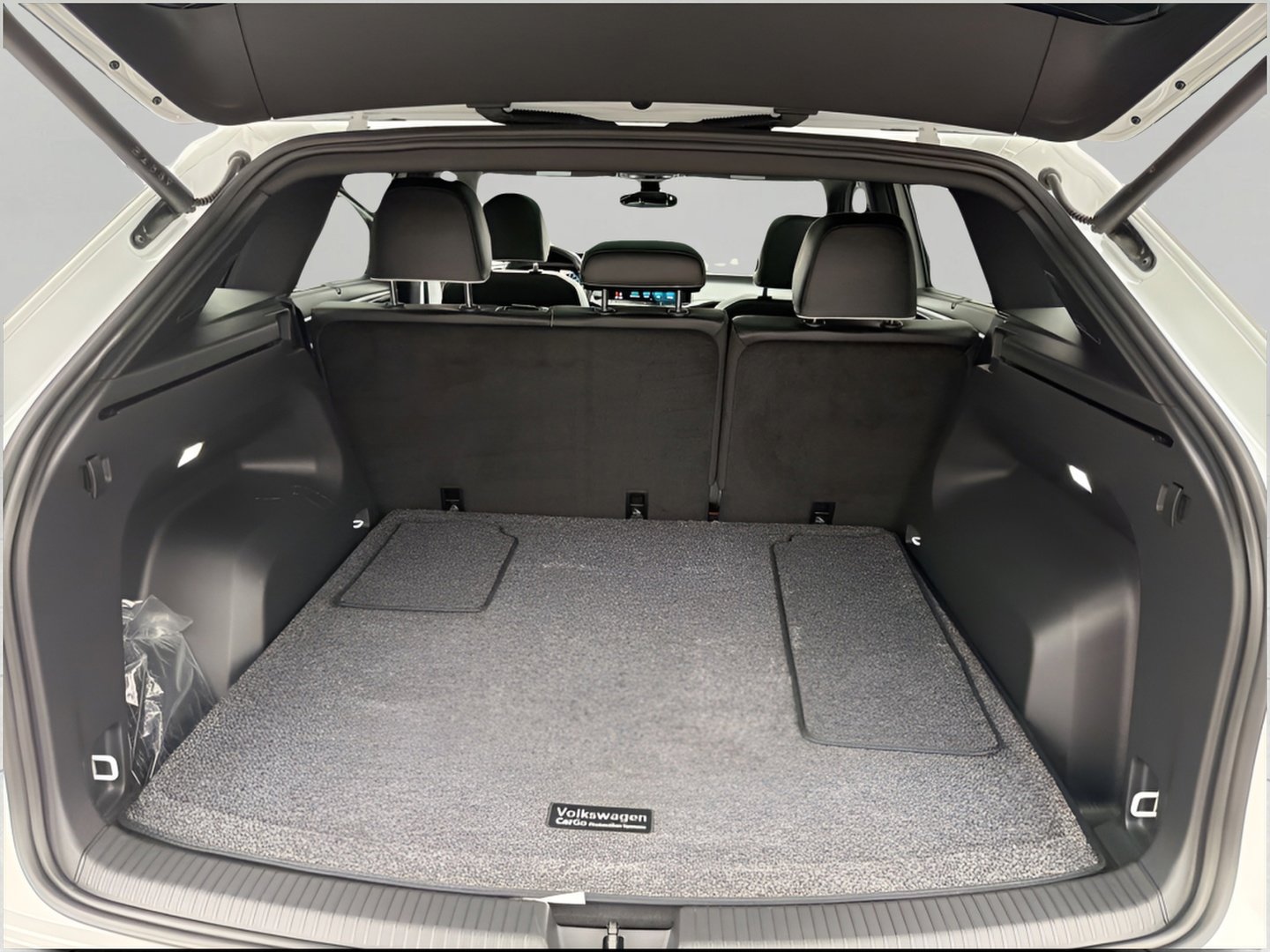 Used 2025 Volkswagen Atlas Cross Sport SEL Premium R-Line image 29