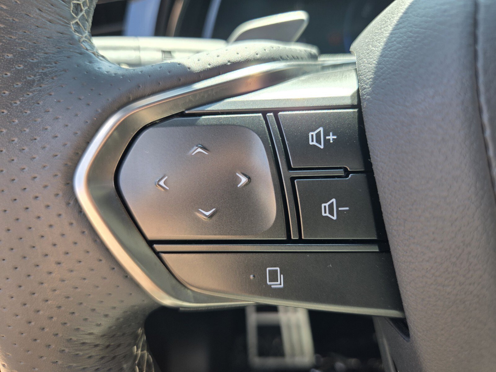 Used 2023 Lexus RX 500h F Sport w/ Cold Area Package AWD/4WD image 28