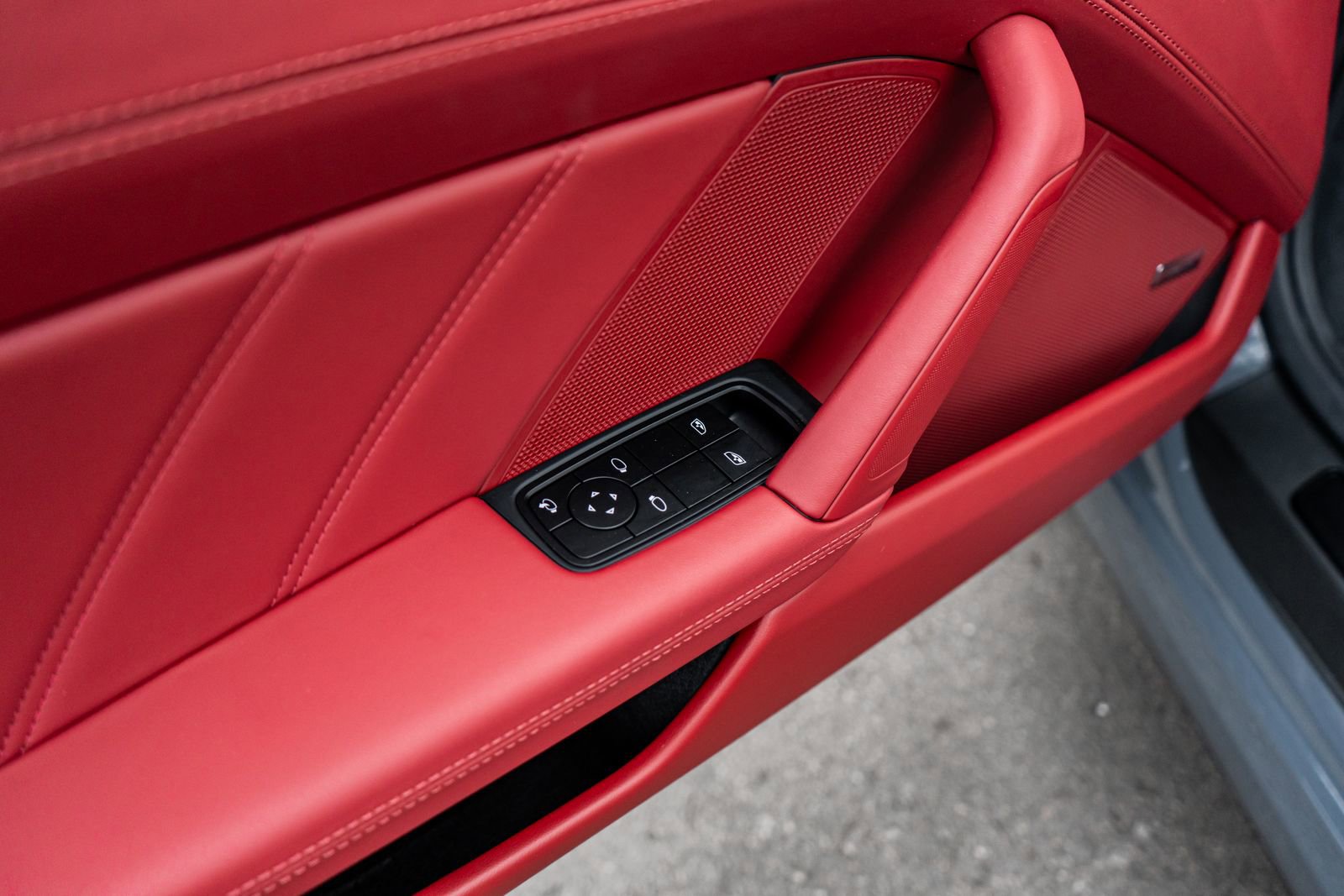Used 2026 Porsche 911 Carrera GTS image 25
