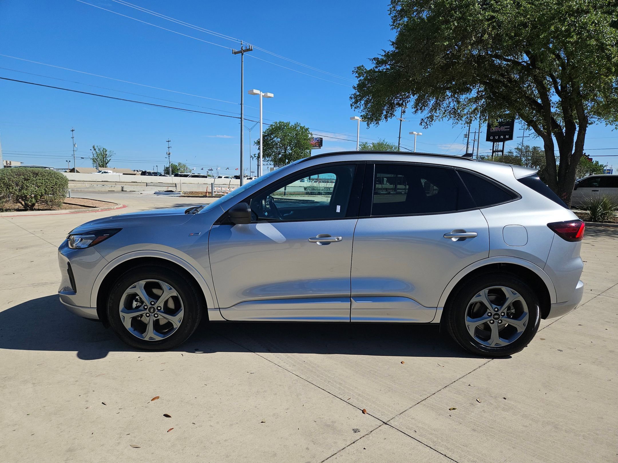Used 2024 Ford Escape ST-Line image 6