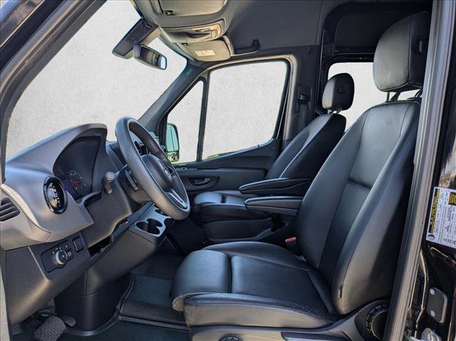 Used 2019 Mercedes-Benz Sprinter 2500 image 15