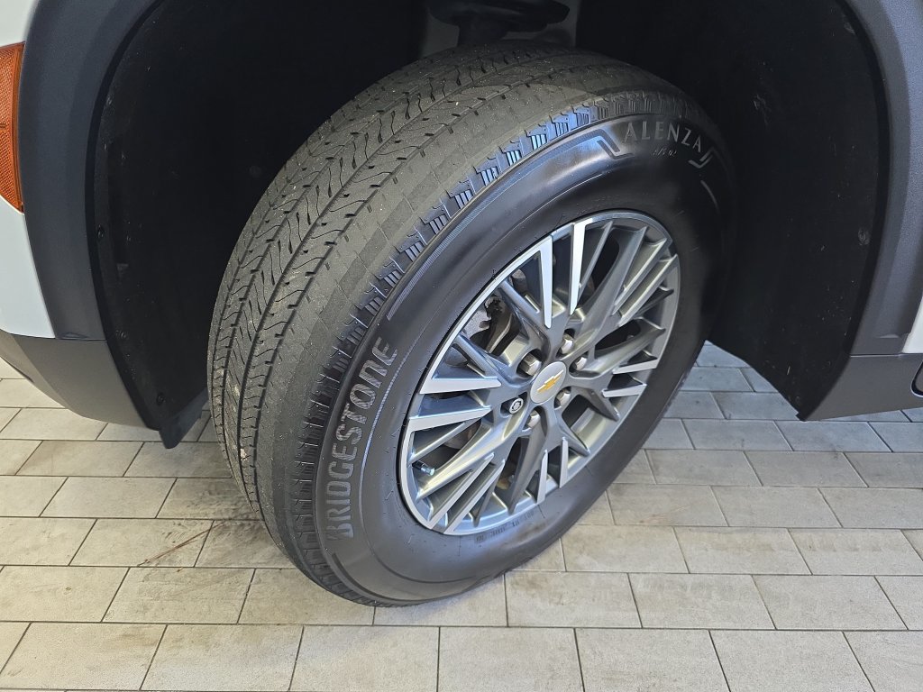 Used 2024 Chevrolet Traverse LT FWD image 33