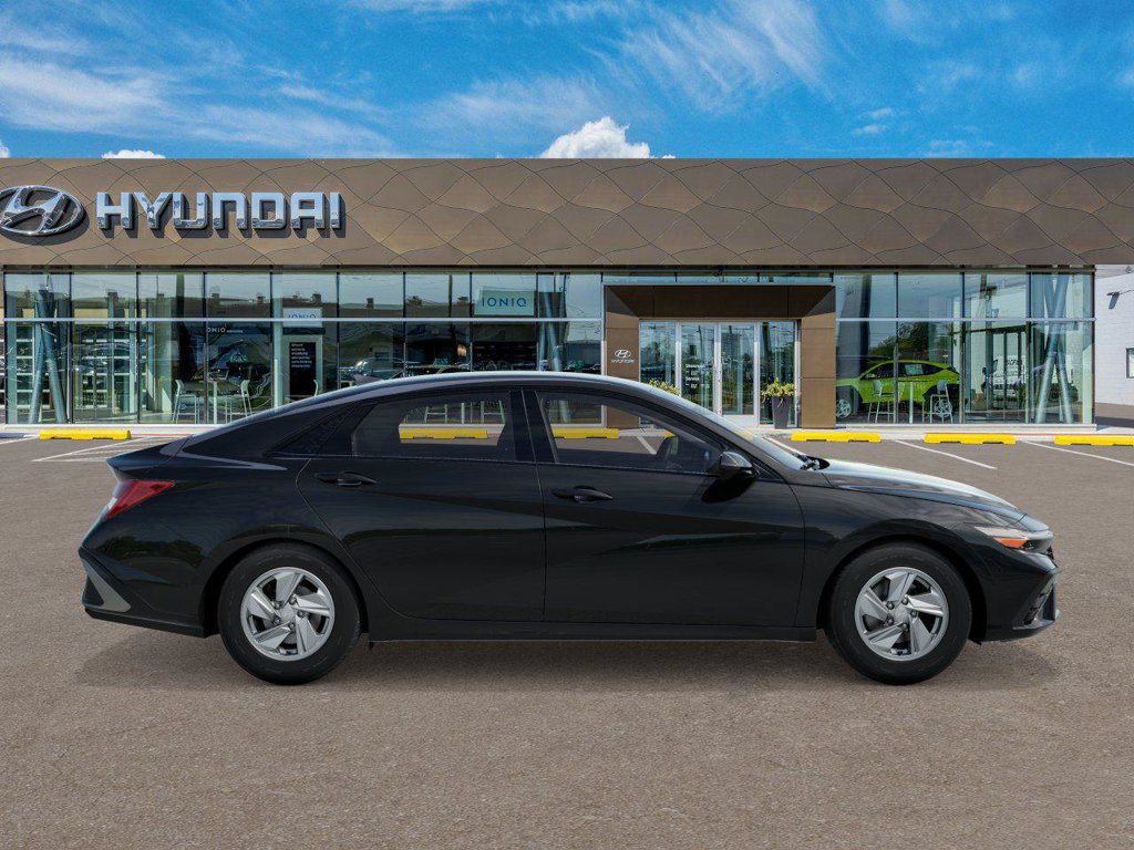 New 2026 Hyundai Elantra SE FWD image 8