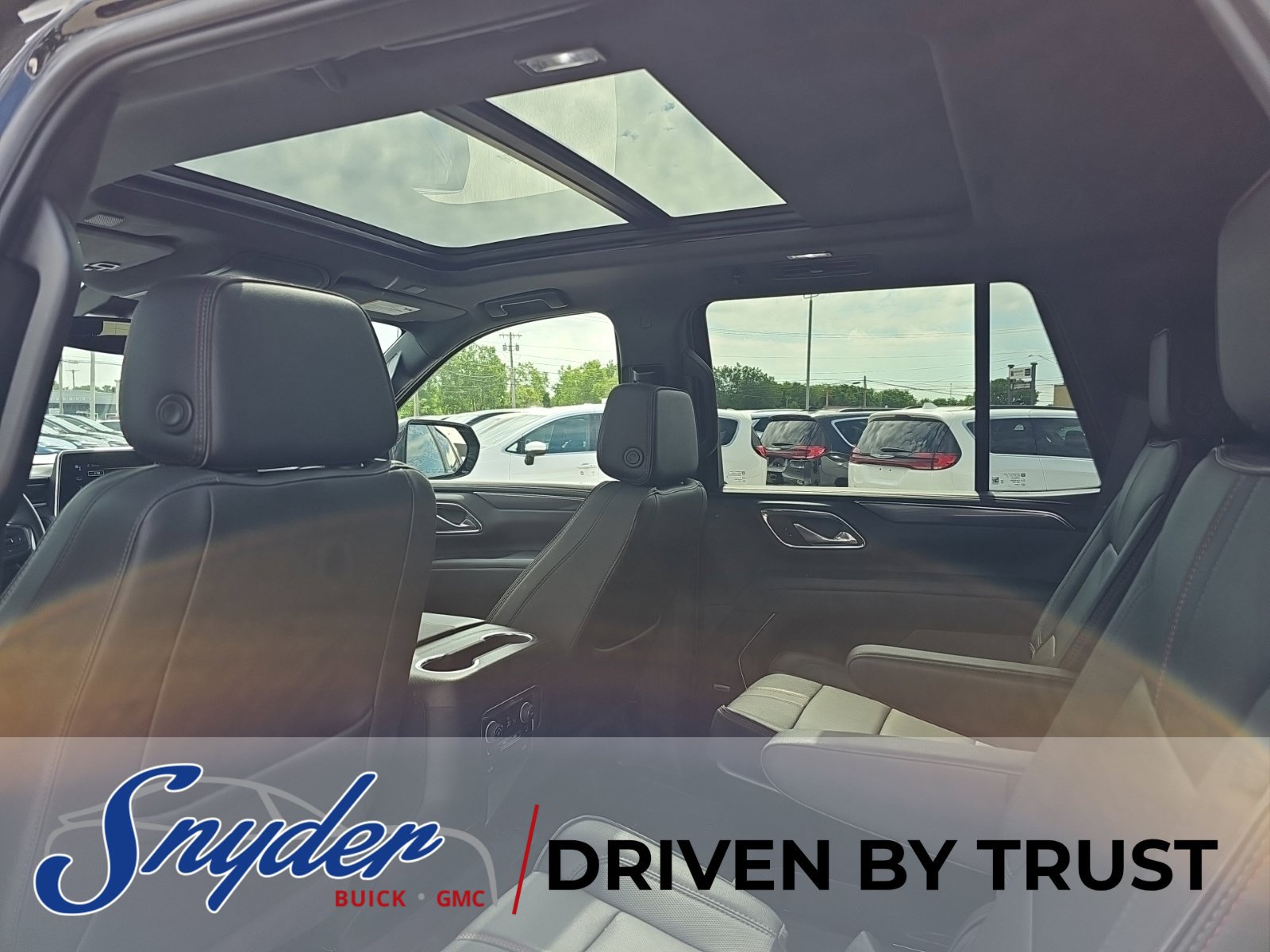 Used 2024 Chevrolet Tahoe RST w/ Luxury Package AWD/4WD image 23