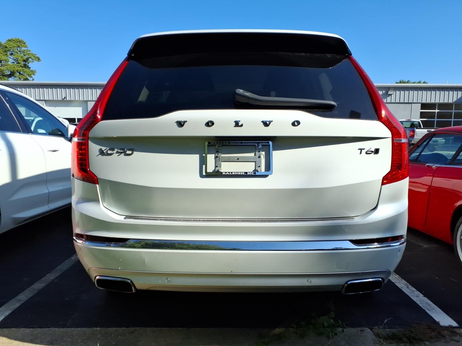 Used 2021 Volvo XC90 T6 Inscription w/ Climate Package AWD/4WD image 4