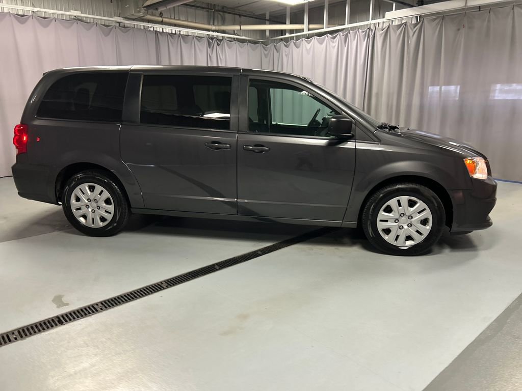 Used 2018 Dodge Grand Caravan SE image 8
