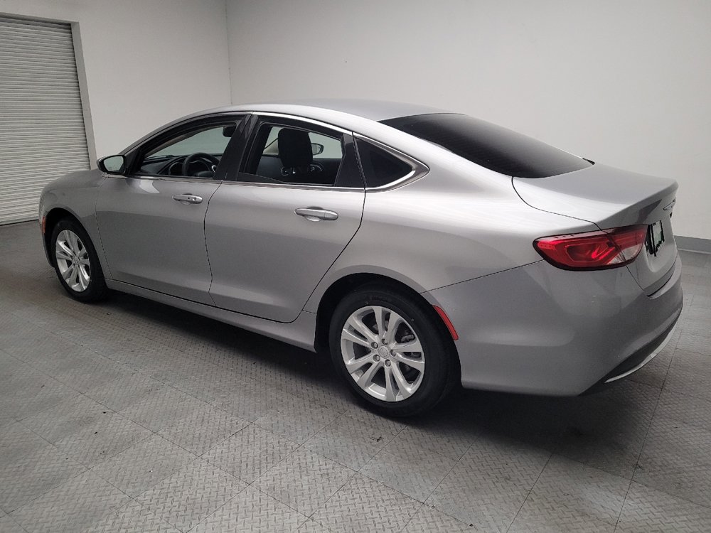 Used 2015 Chrysler 200 Limited FWD image 3