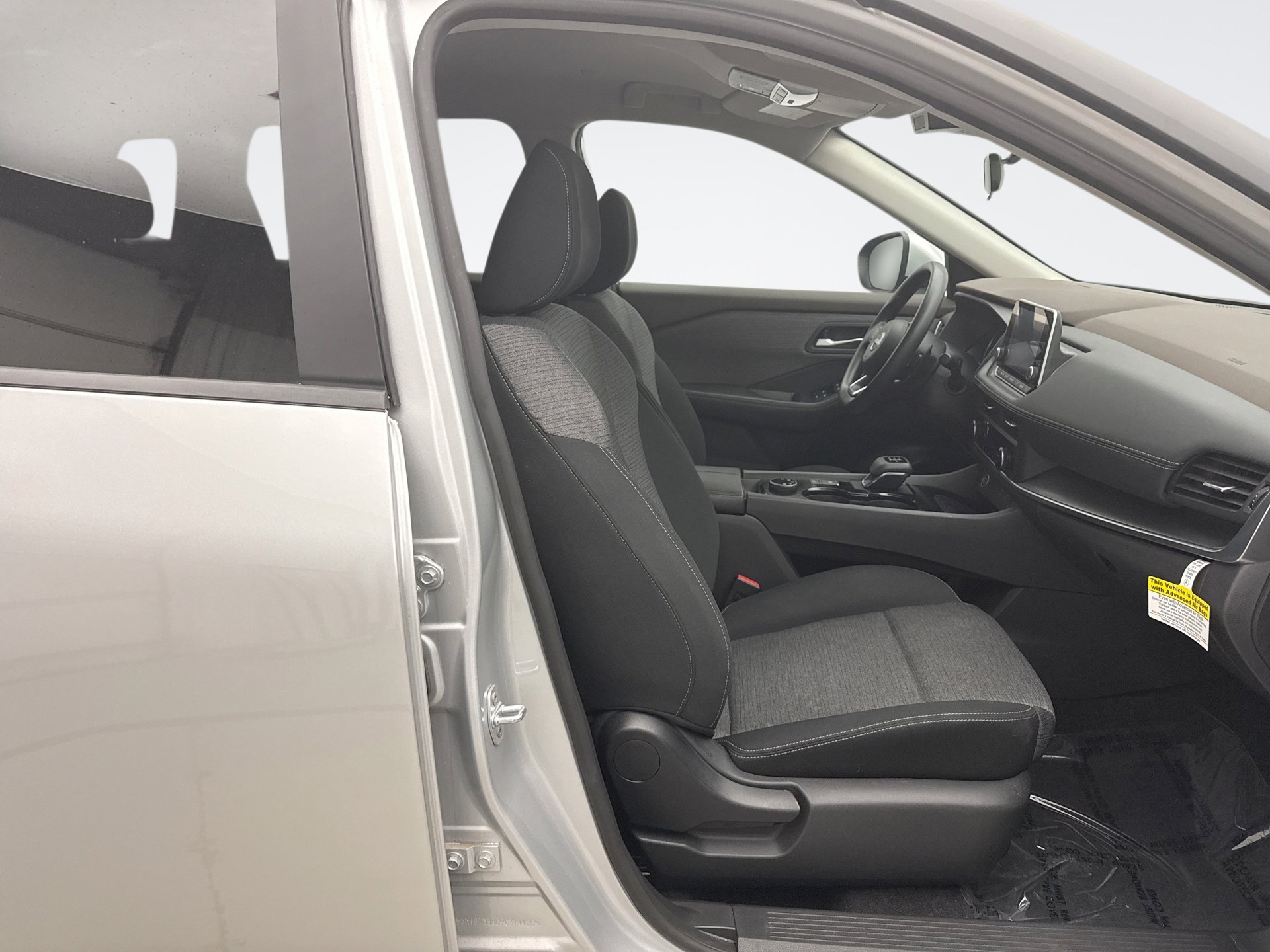 Used 2023 Nissan Rogue SV AWD/4WD image 16