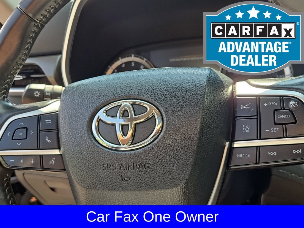 Used 2024 Toyota Highlander XLE AWD/4WD image 25