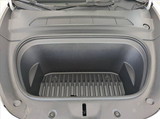Used 2024 Tesla Model Y Long Range AWD/4WD image 22