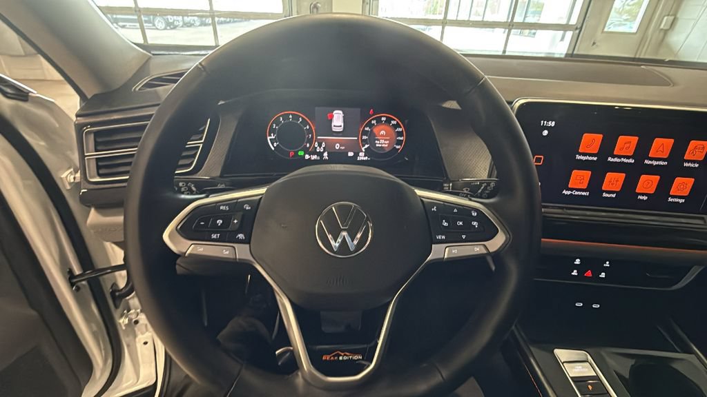 Used 2024 Volkswagen Atlas Peak Edition SEL AWD/4WD image 33