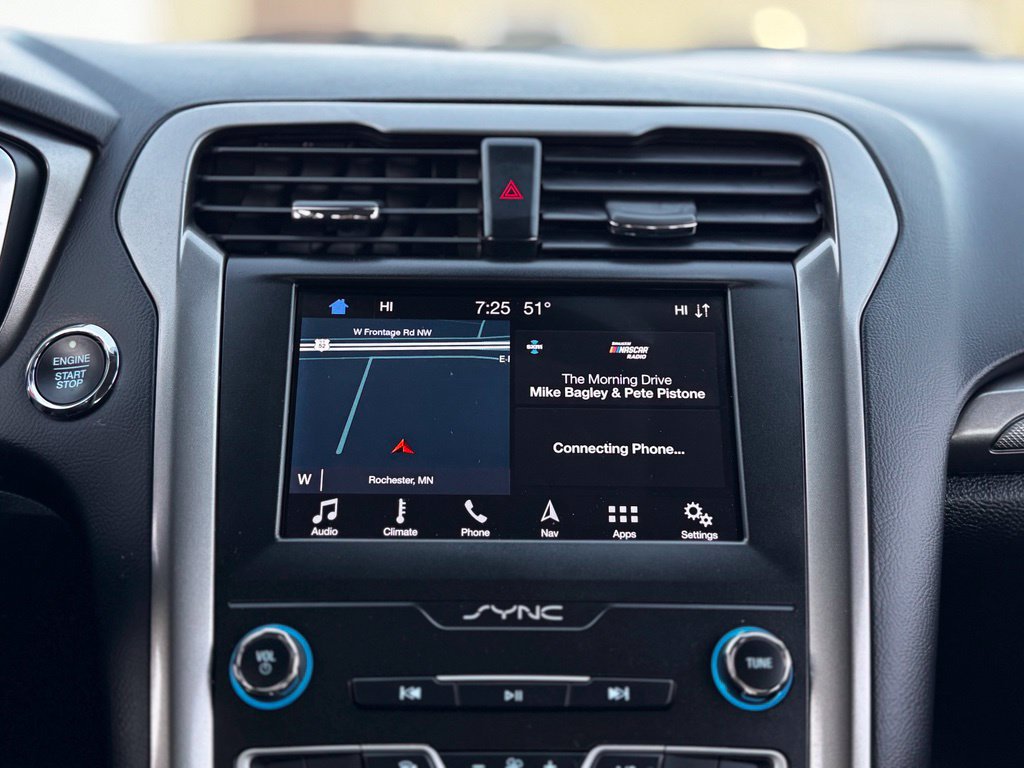 Certified 2019 Ford Fusion SE FWD image 2