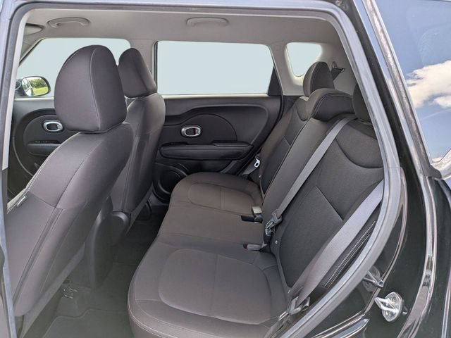 Used 2016 Kia Soul FWD image 12