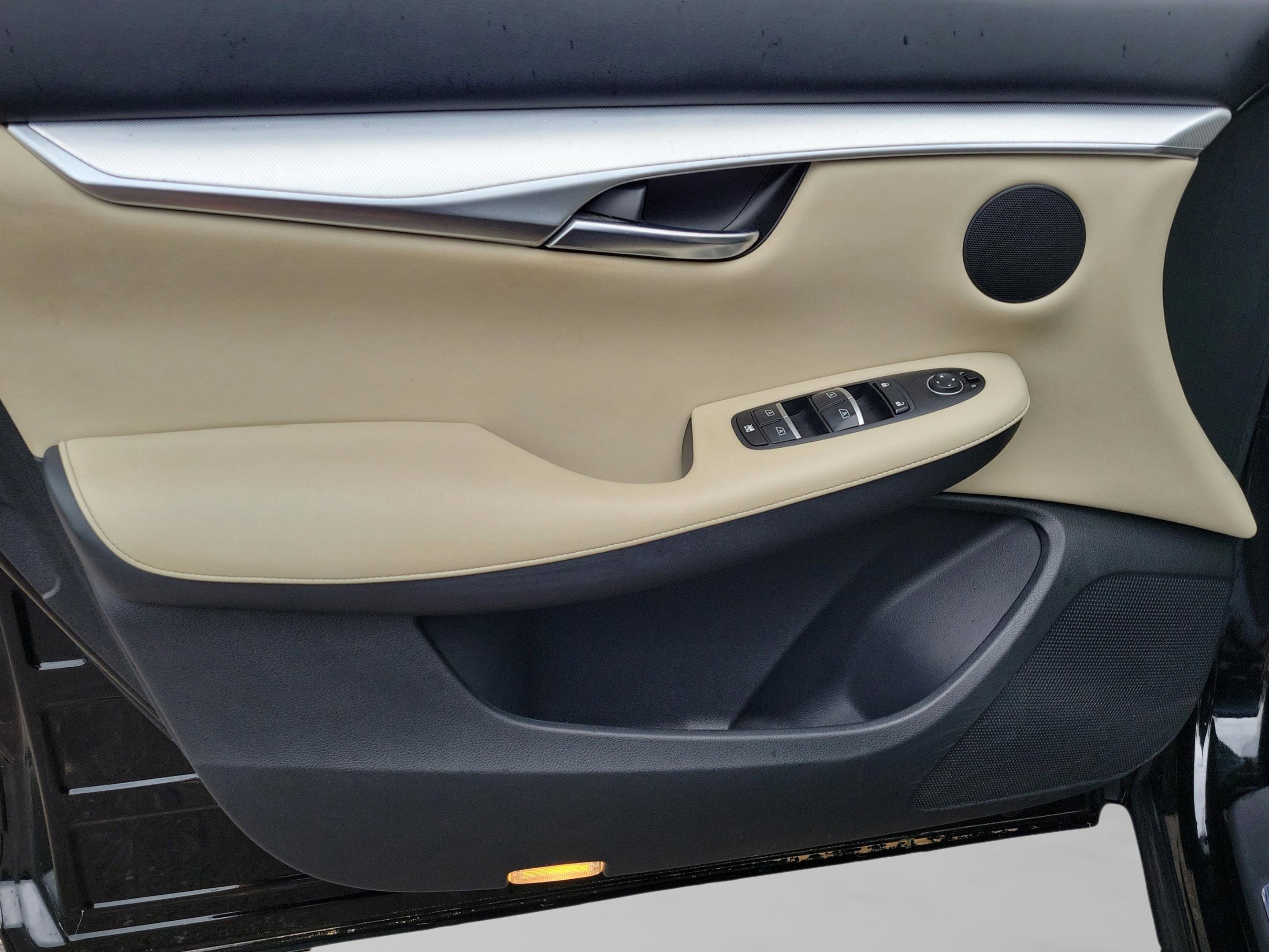 Used 2019 INFINITI QX50 Luxe w/ Cargo Package image 26