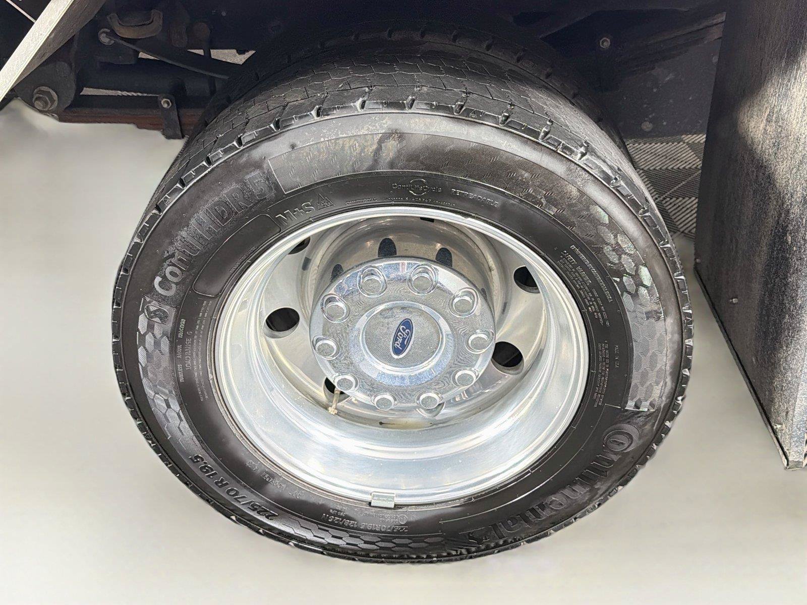 Used 2024 Ford F550 4x4 Regular Cab Super Duty w/ XLT Value Package image 30