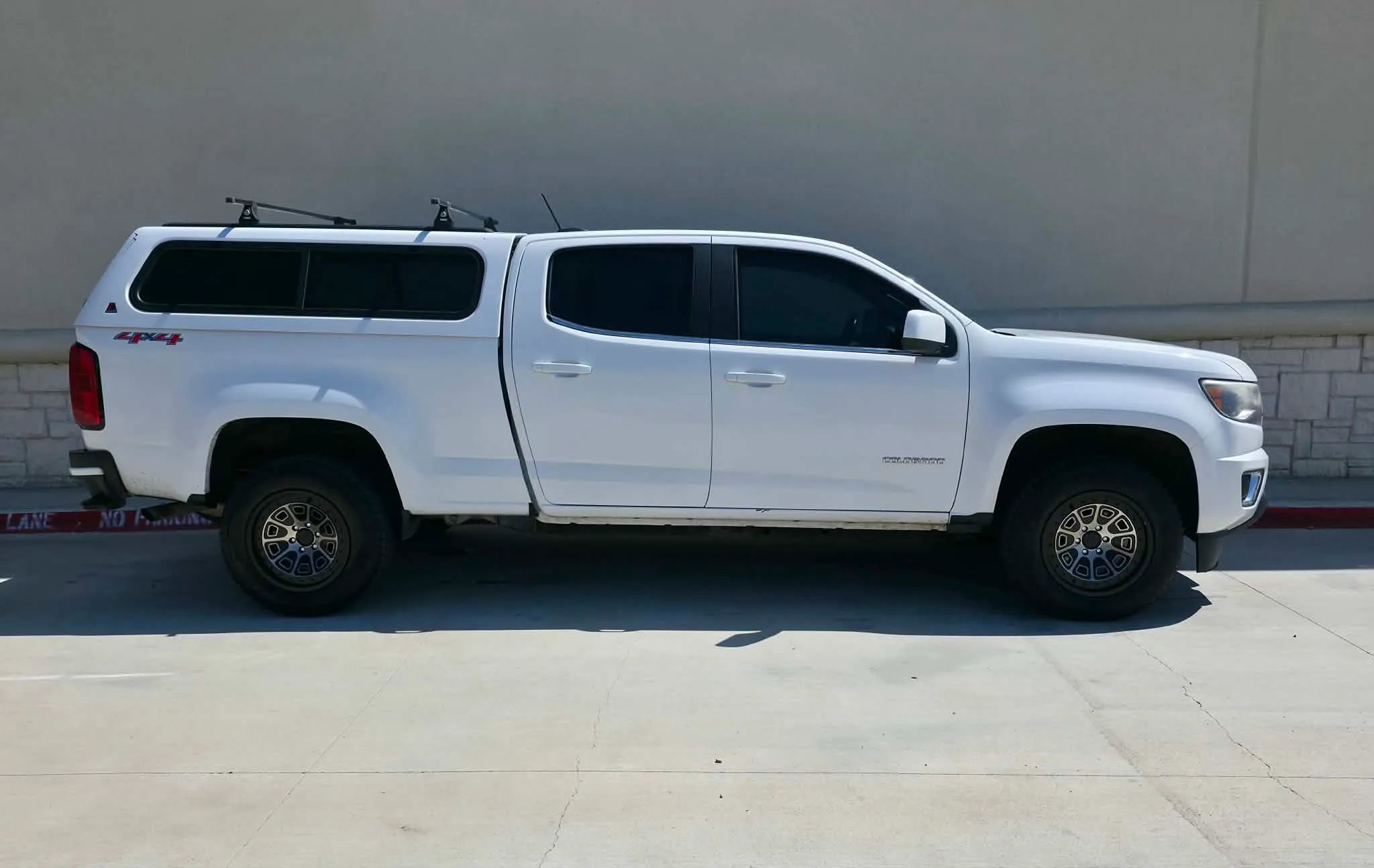 Used 2016 Chevrolet Colorado LT w/ LT Convenience Package AWD/4WD image 2
