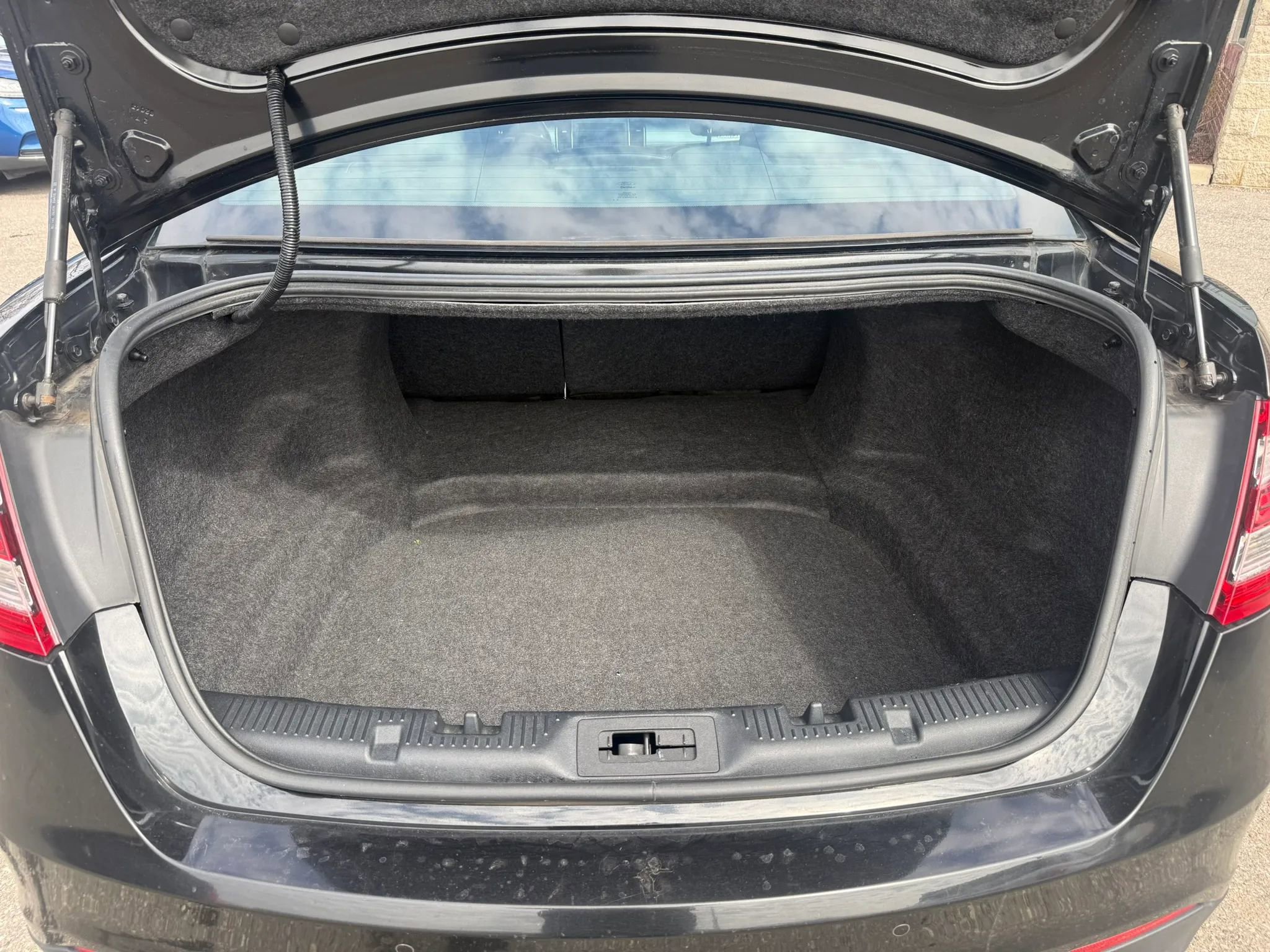 Used 2015 Ford Taurus SEL w/ Equipment Group 201A image 29