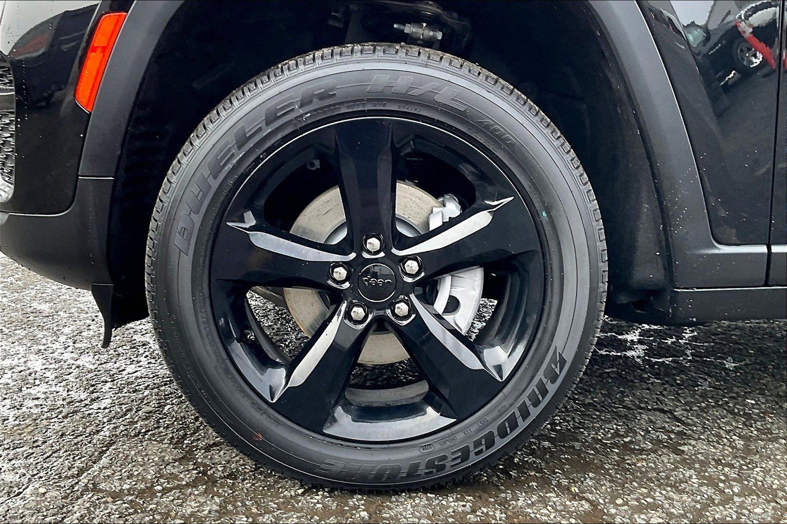 New 2025 Jeep Grand Cherokee Altitude image 13