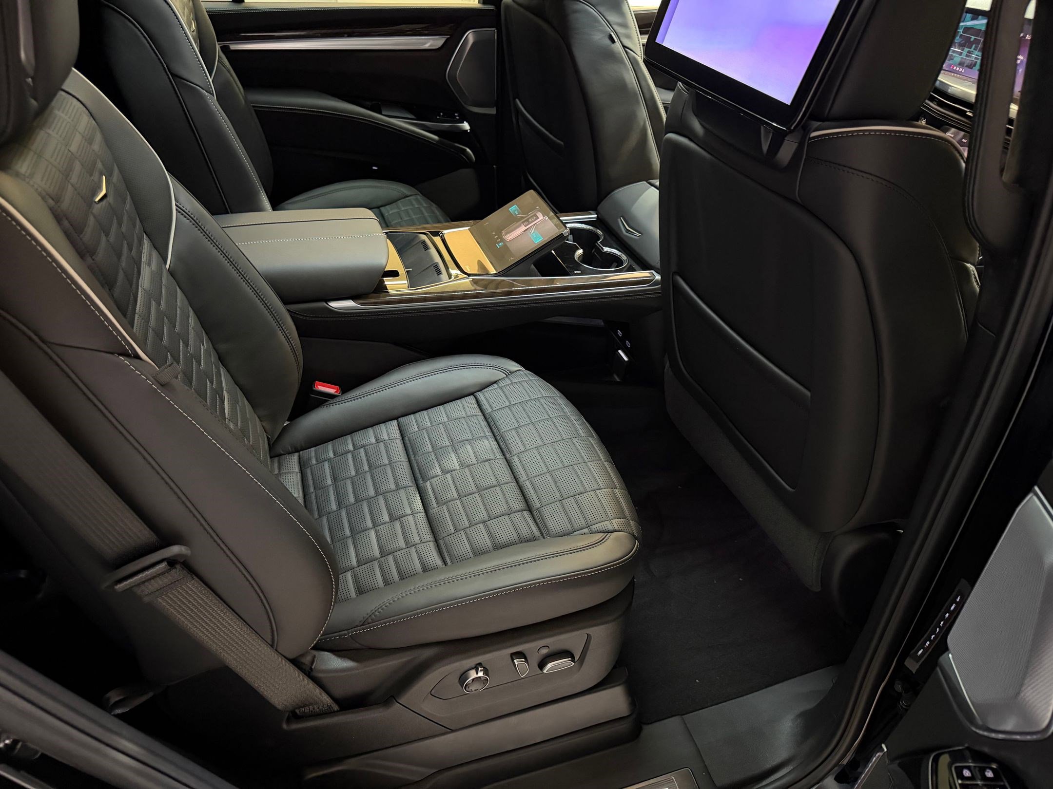 New 2026 Cadillac Escalade Platinum Sport AWD/4WD image 62