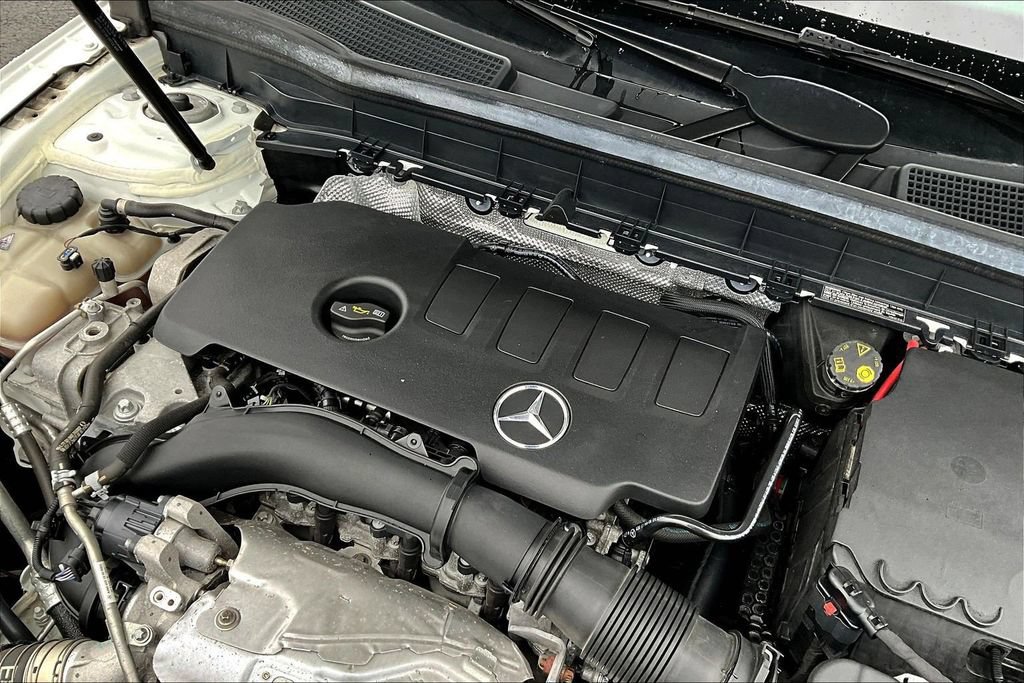 Used 2022 Mercedes-Benz GLB 250 4MATIC image 31