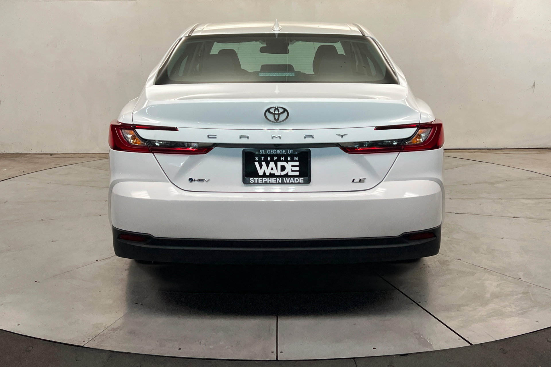 Used 2025 Toyota Camry LE FWD image 5